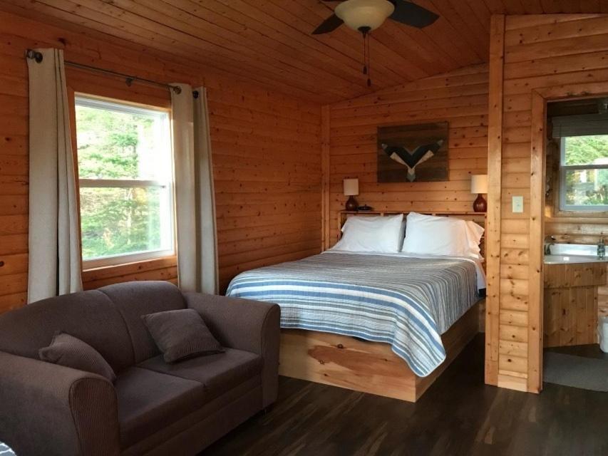 Wildflowers Country Inn Rocky Harbour Rum bild